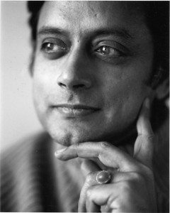 tharoorauthorphotonew