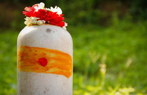 Shiva Lingam is worshipped on Maha Shivratri