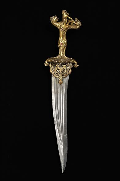 Dagger with Zoomorphic Hilt Probably Bijapur, mid-16th century Hilt: gilt bronze inlaid with rubies, blade: watered steel L. 16½ in. (42 cm), W. 3⅜ in. (8.7 cm) The David Collection, Copenhagen Image: © The David Collection, Copenhagen (photographs by Pernille Klemp)