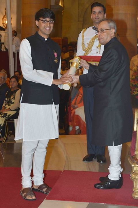 Manjul receiving the Padma Bhushan