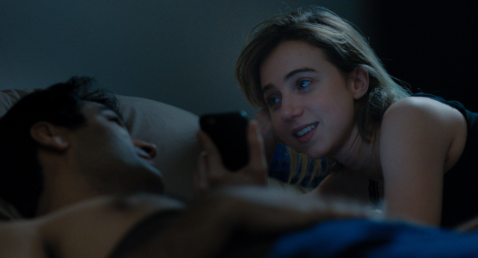  Kumail Nanjiani and Zoe Kazan in 'The Big Sick'