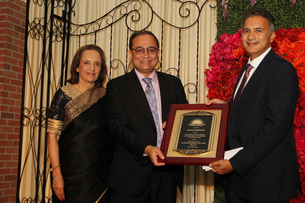 Anand Khubani receives the Lotus Award from CG Sandeep Chakravorty & CHI president Dr. Dina Pahlajani