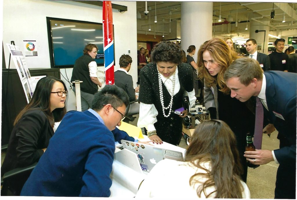 Chandrika Tandon with students at the NYU Tandon School of Engineering