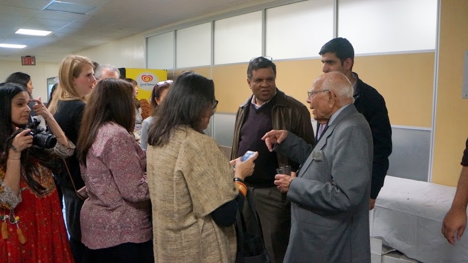 Ram Jethmalani with fans at the IAAC book reading in New York in 2015