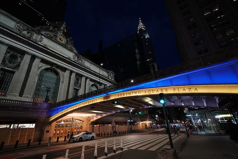 Grand Central Terminal in blue and gold to honor NYers flattening the curve