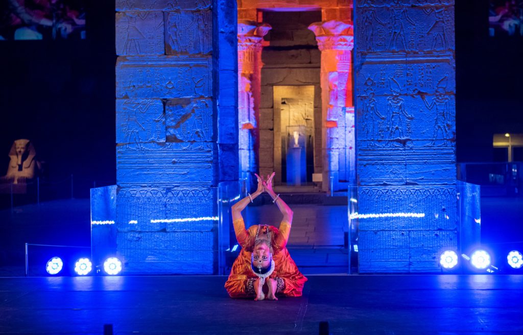 The Nrityagram Dance Ensemble in collaboration with The Chitrasena Dance Company perform Nrityagram: Sahara Revisted, in the Temple of Dendur at the Met Museum on October 27, 2018. Photo Credit: Stephanie Berger.