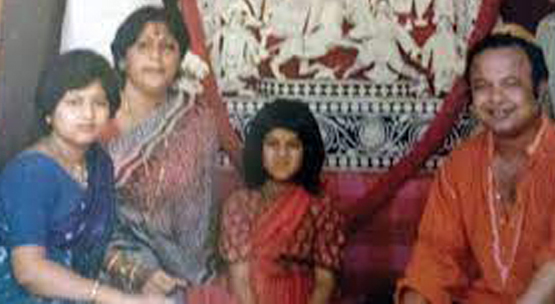 Shumitra and Ashoke Bhattacharya with their children
