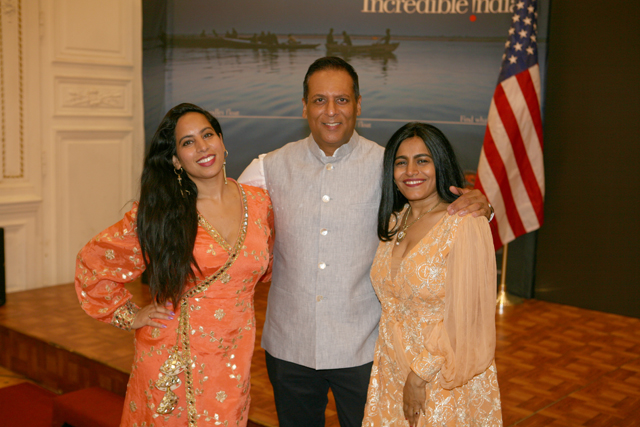 Grammy Award winner Falu Shah (R) with designer Tina Tandon and entrepreneur Raj Shah