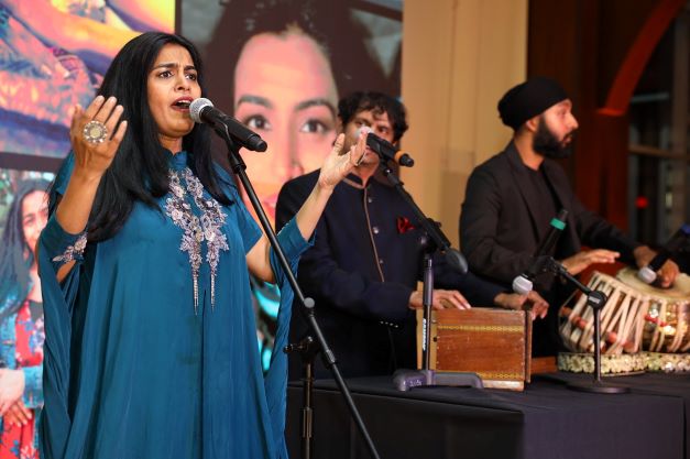 Grammy winner Falu Shah sings 'Mast Kalandar'