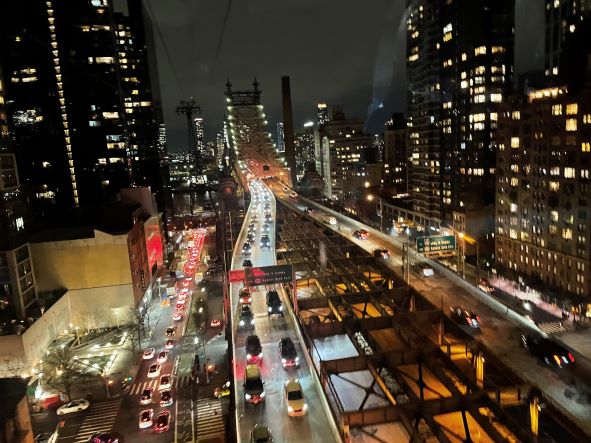 NY view from Roosevelt Island Cable car