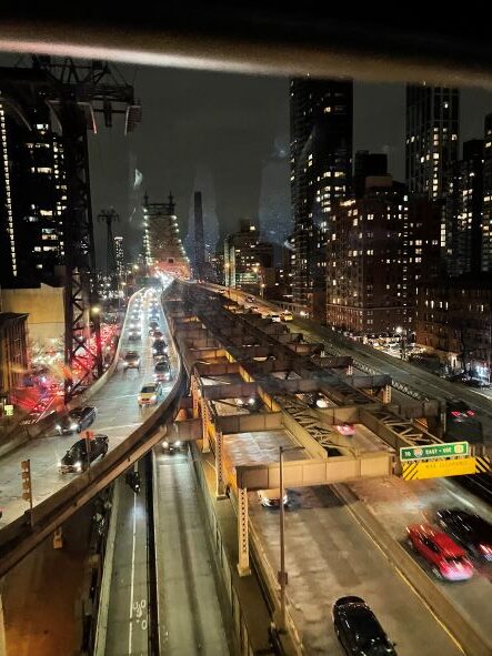 NY view from Roosevelt Island Cable car