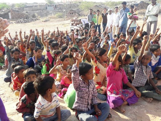CHI India - Children in Jodhpur refugee camps