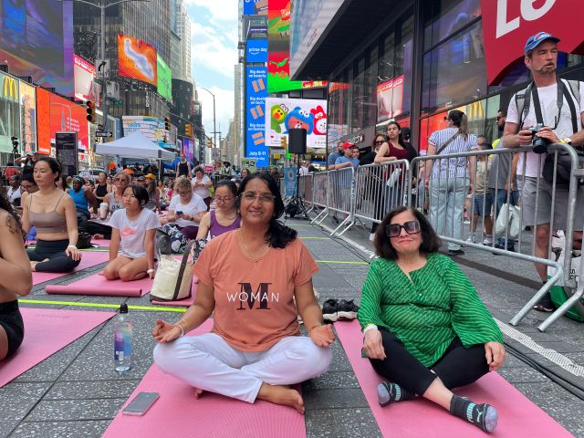 Making yoga friends - photo - Lavina Melwani