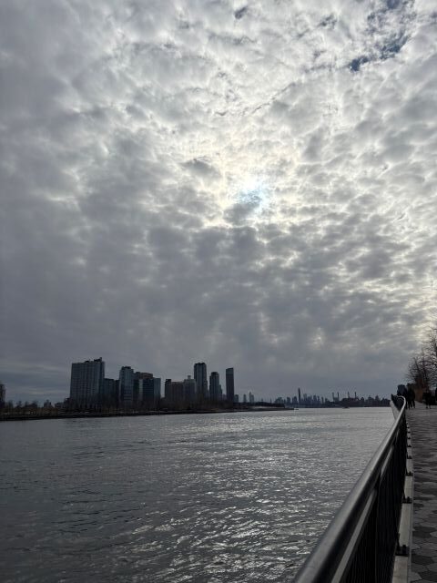 East River - Chasing the Sun - 0