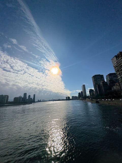 Photo of the Day -East River - Chasing the Sun