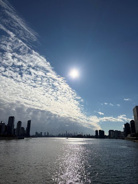 Photo of the Day -East River - Chasing the Sun