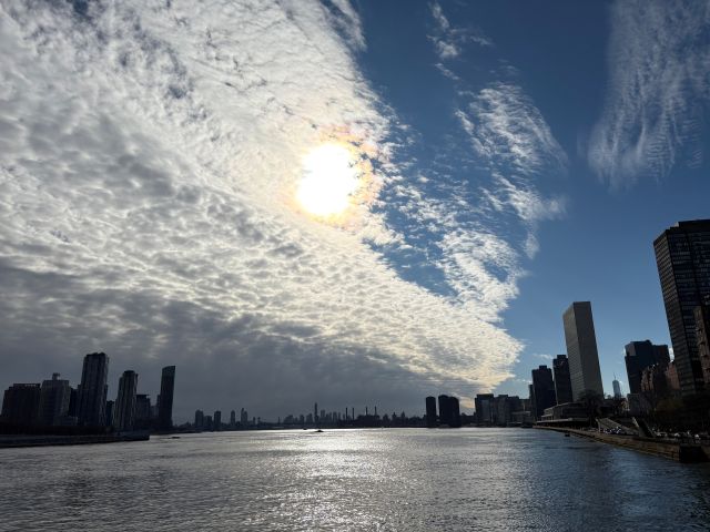 East River - Chasing the Sun - intro