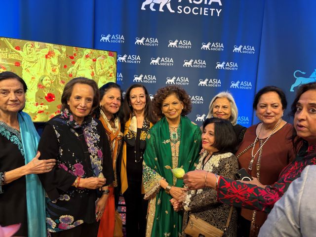 Chandrika Tandon with community at prelude to Diwali